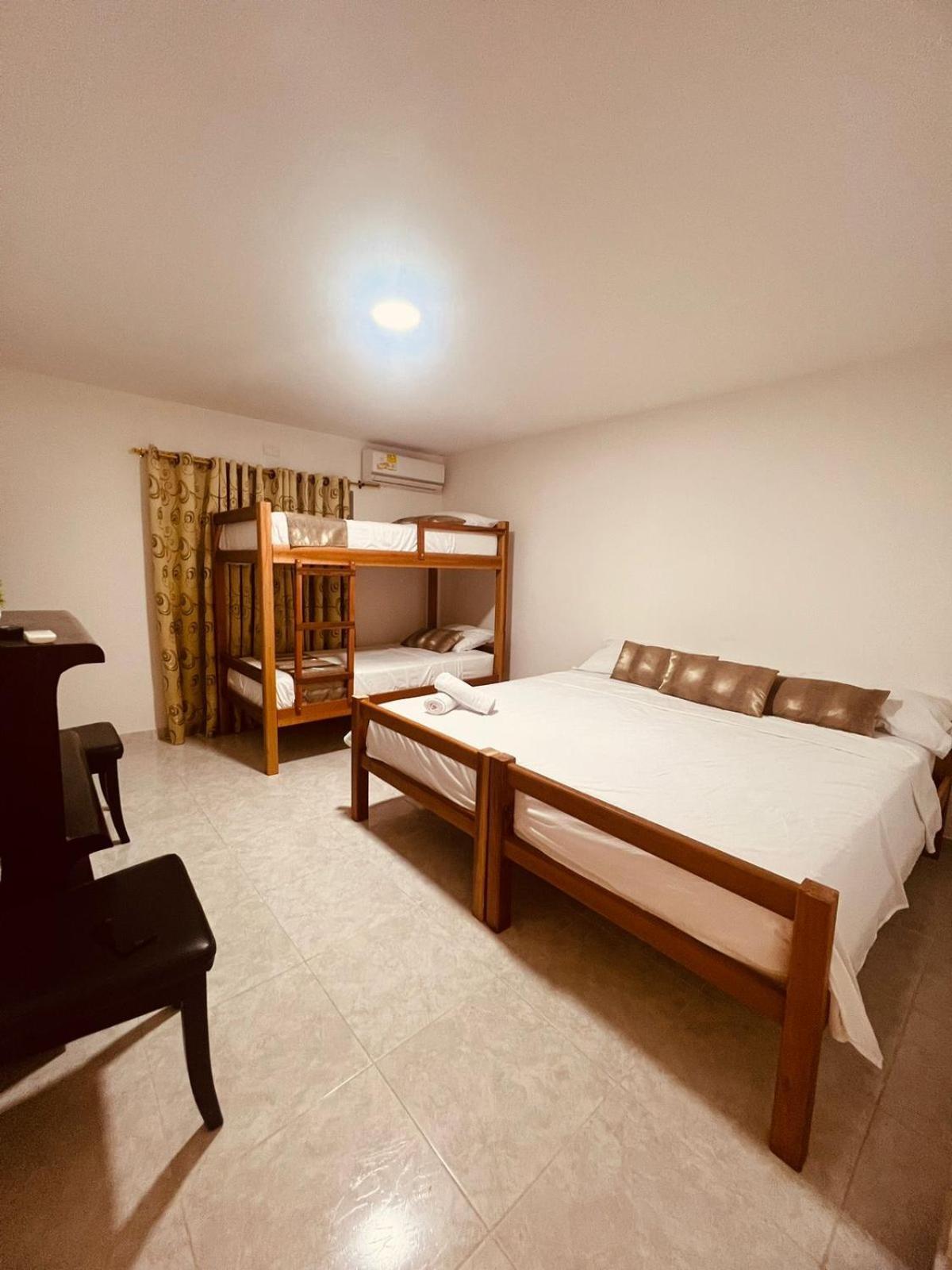 Hostal Casa San Pedro Санта-Марта Екстер'єр фото